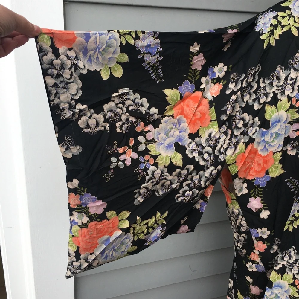 Black Floral Kimono or Duster - One Size Fits Most - Picture 5 of 10